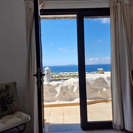 Villa Fabulous 2 Bedroom Property With Outstanding Views Playa Blanca (Lanzarote)